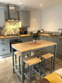 Beautiful Stone Cottage near BPW & Brecon Beacons - Image 4