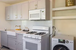 Rare find! Fun 2BR Duplex in Trendy Midtown - Image 4