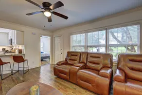 historical district jewel - Image 3
