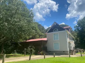 3 bedroom home 10min DTown Gainesville 11 BEDS - Image 3