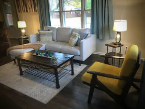 The Lake House, eclectic retreat close to YS! - Image 4