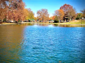 The Lake House, eclectic retreat close to YS! - Image 3