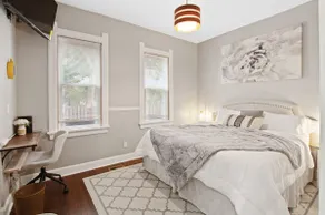 MKE 2BR Flat+PKG|5M to Brewers |15M to Airport - Image 2