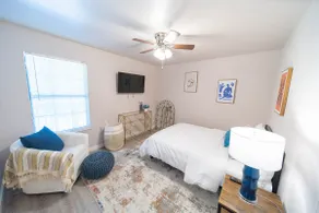 Modern 1BR in the Heart of Downtown Springdale - Image 5