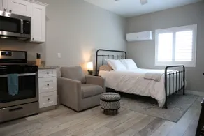 COZY Downtown studio! - Image 5