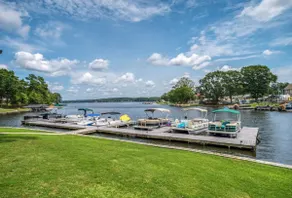 LO Oasis | Sleeps 14 | Pool | Shared Dock | 4BR - Image 5