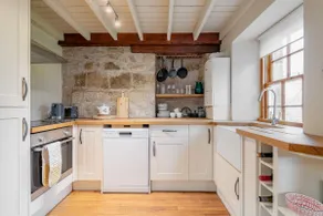Beautiful royal-village cottage with wood-burner - Image 5