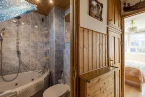 1 Bedroom Flat Close to City with Free Parking Arrangement - Image 3