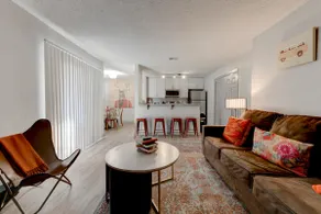 Apartment w/pool, patio & pet-friendly workspace - Image 3