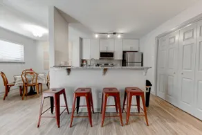 Apartment w/pool, patio & pet-friendly workspace - Image 5