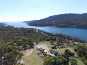 Exclusive Cottage: Views, Gardens, & Fireplaces - Image 2