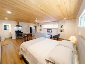 Studio Apartment | Comfy&Clean |Perfect for Travel - Image 3
