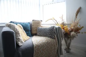 Beautifully renovated four bedroom house - Image 4