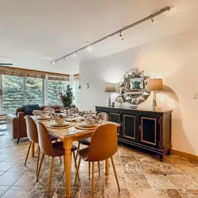 Great 2 Bedroom 2 bath top ski condo with Pool - Image 3
