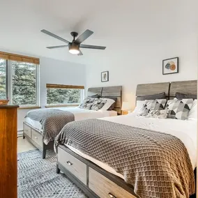 Great 2 Bedroom 2 bath top ski condo with Pool - Image 2