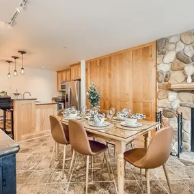Great 2 Bedroom 2 bath top ski condo with Pool - Image 4
