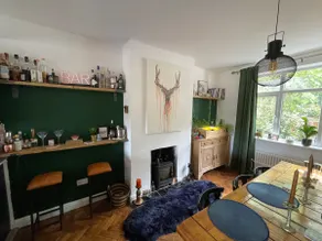 Family home with fabulous space/great location - Image 3