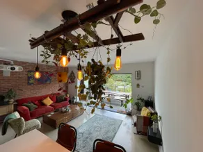Family home with fabulous space/great location - Image 2