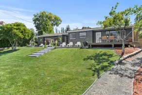 Stylish Mid Century Mod- Fully Remodeled - Image 4