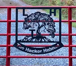 Hacker Habitat Charming Cabin Nestled in South Mts - Image 2