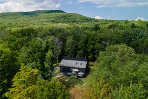 Quiet Denim House in the woods - Image 4
