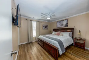 Pet Friendly 3BR Retreat, King Bed, Fenced Yard - Image 2