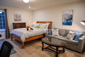Recently Remodeled 2B/2B Guest Suite Home ~ 1000sf - Image 5