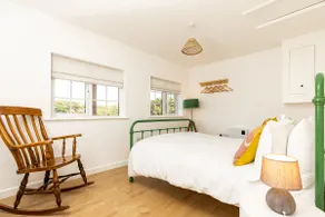 Peaceful Cottage by the Sea - Image 5