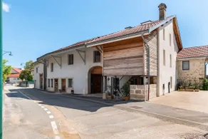 Independent, peaceful cocoon in the heart of the village - sleeps 4 - Image 3