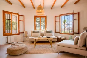 6-Bedroom villa with pool and amazing views - Image 3