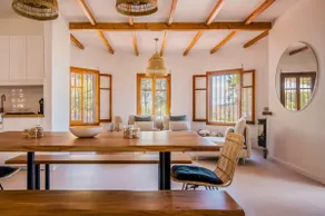 6-Bedroom villa with pool and amazing views - Image 2