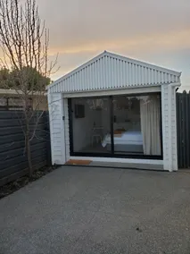 Modern unit central to Ballarat - Image 2