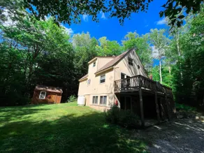 White Mountain Chalet; great for skiers, hikers & families! - Image 2