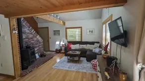 White Mountain Chalet; great for skiers, hikers & families! - Image 4