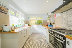 Cornwall Large Beach House Sea & Beach Views - 4 Bedrooms & 3 Bathrooms - Image 5