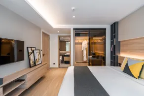 Modern 62sqm ServiceAPT w/pool in Ekamai Sukhumvit - Image 2