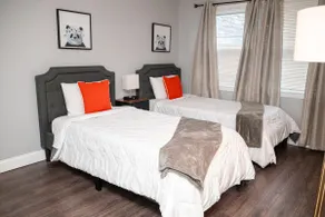 Spacious 3BR Home | Fast Wi-Fi | Parking. - Image 5