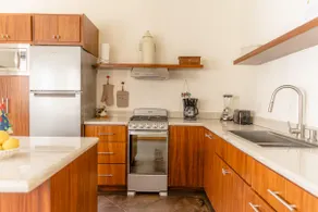 Lake front, 1 bedroom Apt inside a boutique Hotel - Image 2