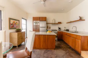 Lake front, 1 bedroom Apt inside a boutique Hotel - Image 5