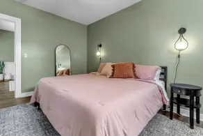 Spacious 2 bed 1 bath Across from Farmers Market - Image 5