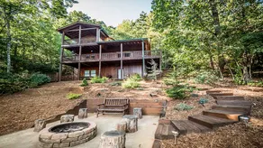 Red Apple Mountaintop cabin, hot tub, Wi Fi, Pet - Image 3