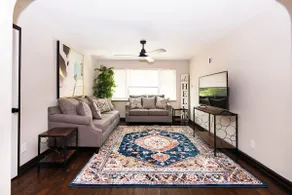 Ravishing 1-Bedroom Apartment with Street Parking - Image 5