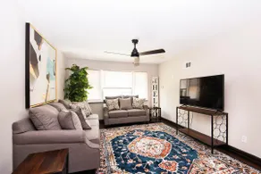 Ravishing 1-Bedroom Apartment with Street Parking - Image 4
