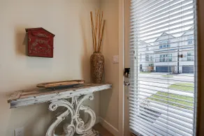 Stylish Luxury Downtown Home - Image 2