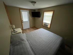 Cheerful 2-bedroom home with Wi-Fi - Image 4