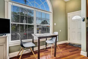Luxurious Home 4 blocks from beach - Image 2
