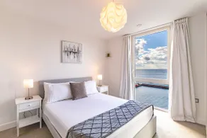 VIP | Seaview Penthouse | Hot Tub (+£125) | Modern - Image 3