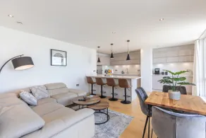 VIP | Seaview Penthouse | Hot Tub (+£125) | Modern - Image 4