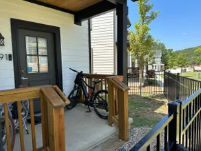 New Luxury Smart Home w Courtyard - Image 2