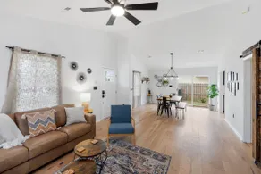 Brooklyn Arts Boho Bungalow - Image 2